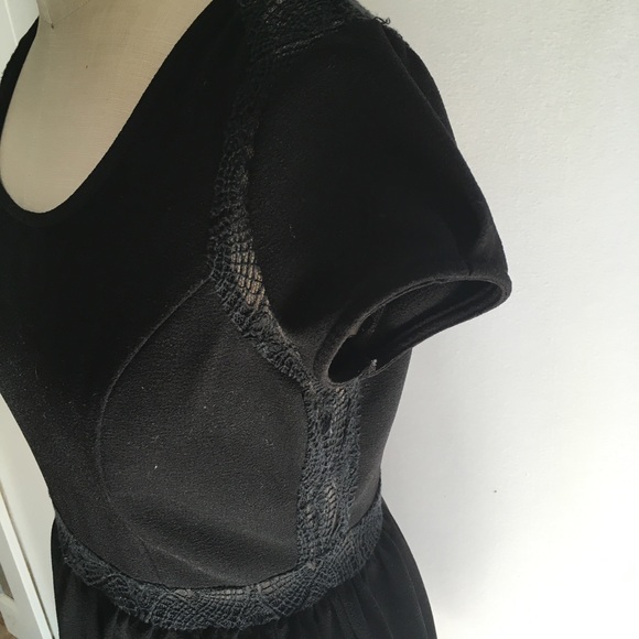 Mini black dress by Pins and Needles size 4 - Picture 4 of 6